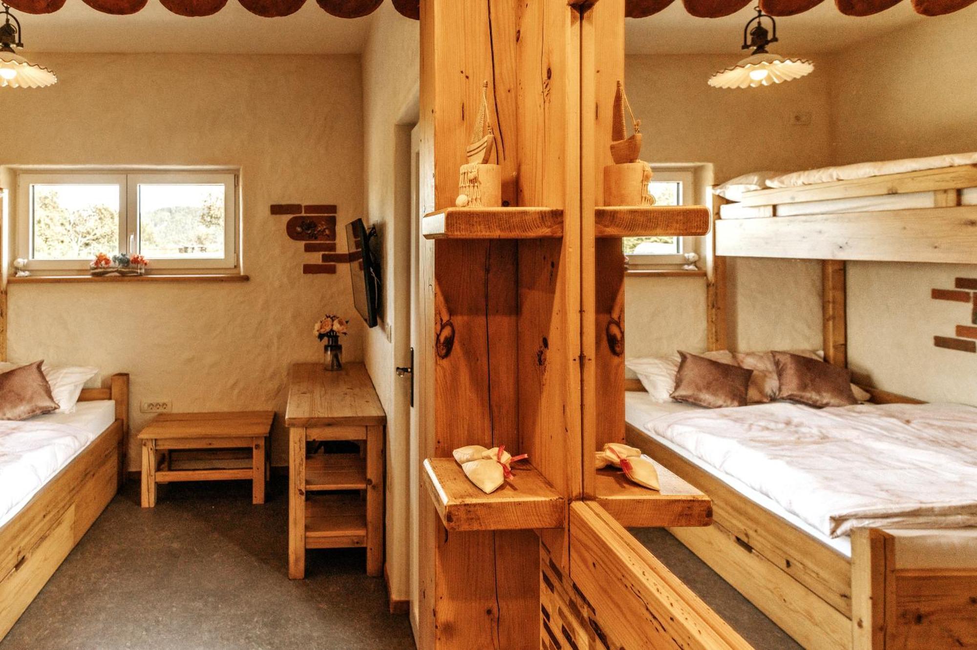 فندق Gostilnica Orle - Sleeping In The Tower Škofljica المظهر الخارجي الصورة